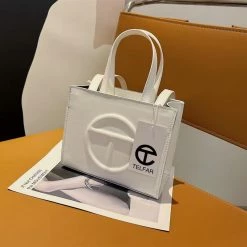 CHINA 2063 - WHITE PURSE