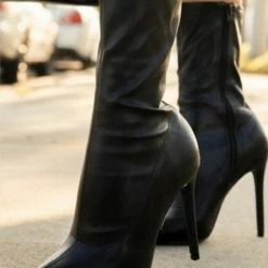 OLI J DAVINA - BLACK PU WHAT'S NEW