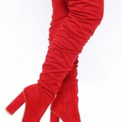 CAPE ROBBIN ADORE YOU - RED