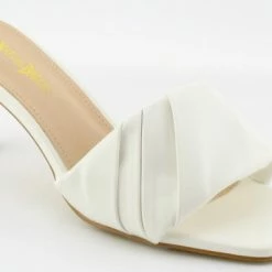 TWIN TIGER CINDY01 - WHITE WHAT'S NEW