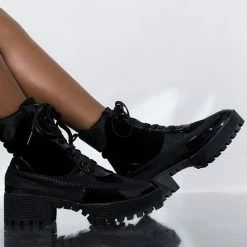 CAPE ROBBIN COMMANDER - BLACK WHAT'S NEW