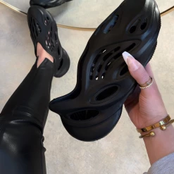 CAPE ROBBIN WHAT'S NEW DARIUS - BLACK