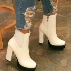 SHOE MAGNATE LATAVIA3 - WHITE