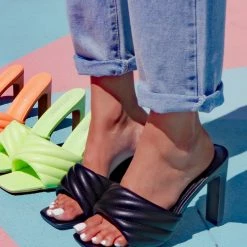 CAPE ROBBIN WHAT'S NEW LORELAI - BLACK