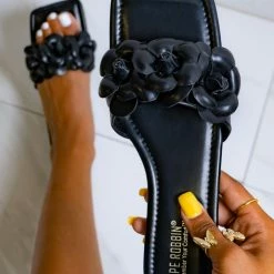 CAPE ROBBIN LUVU - BLACK