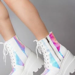 CAPE ROBBIN RADIO - WHITE WHAT'S NEW