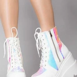 CAPE ROBBIN RADIO - WHITE WHAT'S NEW