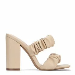 CAPE ROBBIN RIEDEL - NUDE