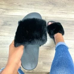 SAMBA RIHANNA - BLACK WHAT'S NEW