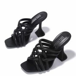 CAPE ROBBIN RIVER - BLACK WHAT'S NEW