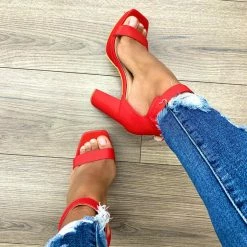 ELEGANCE WHAT'S NEW SQUARE1 - RED