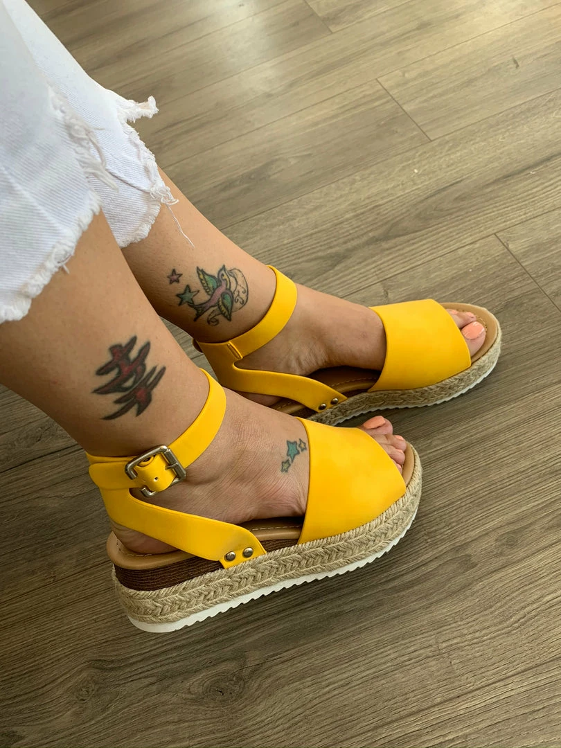 FORTUNE TOPIC - YELLOW