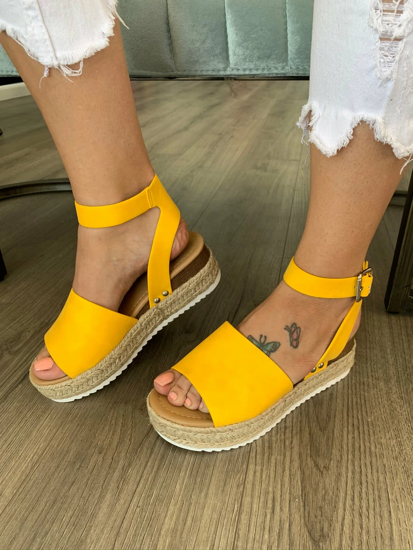 FORTUNE TOPIC - YELLOW