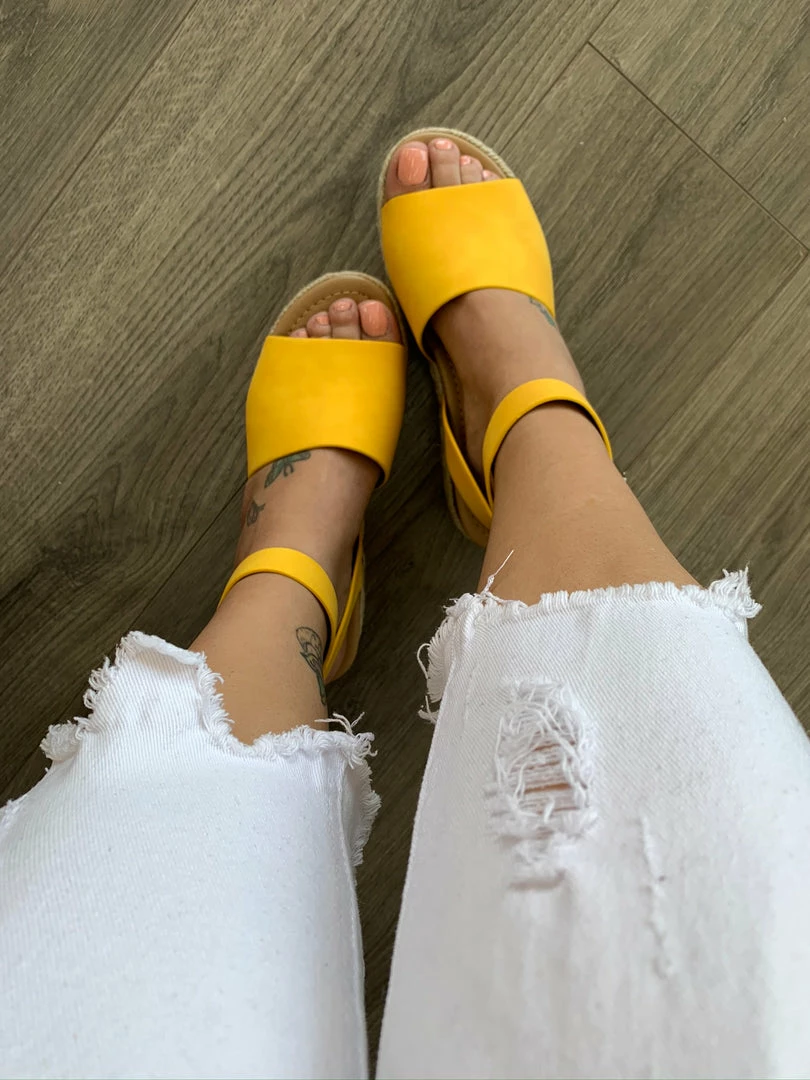 FORTUNE TOPIC - YELLOW