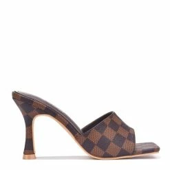 CAPE ROBBIN WHAT'S NEW TOWN SQUARE - BROWN